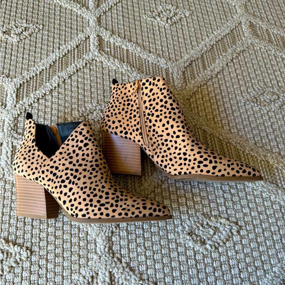 Cheetah booties sz 7